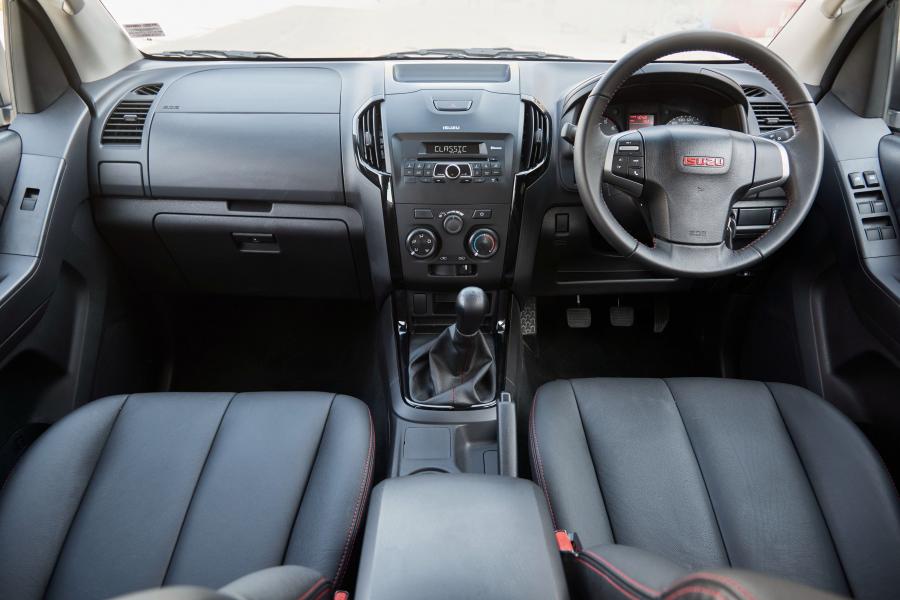 Торпедо Isuzu KB Double Cab X-Rider 2016 года  (фото 13 из 30)